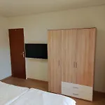 M&r