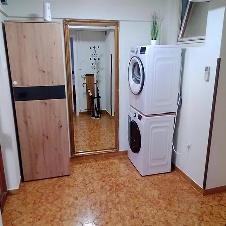 M&r Apartment *
