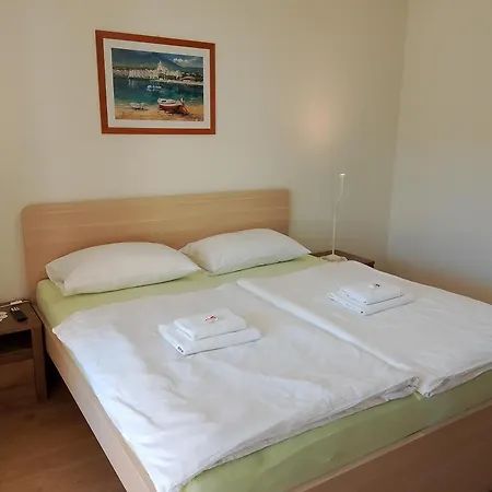 Apartment M&r